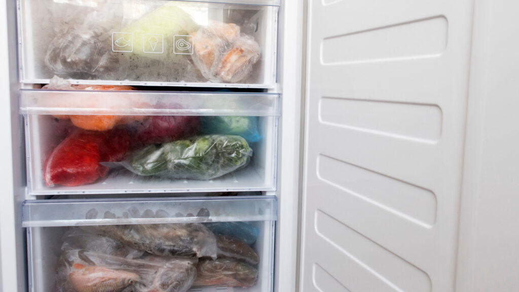 冷凍庫の隙間はパッキンの劣化によるもの