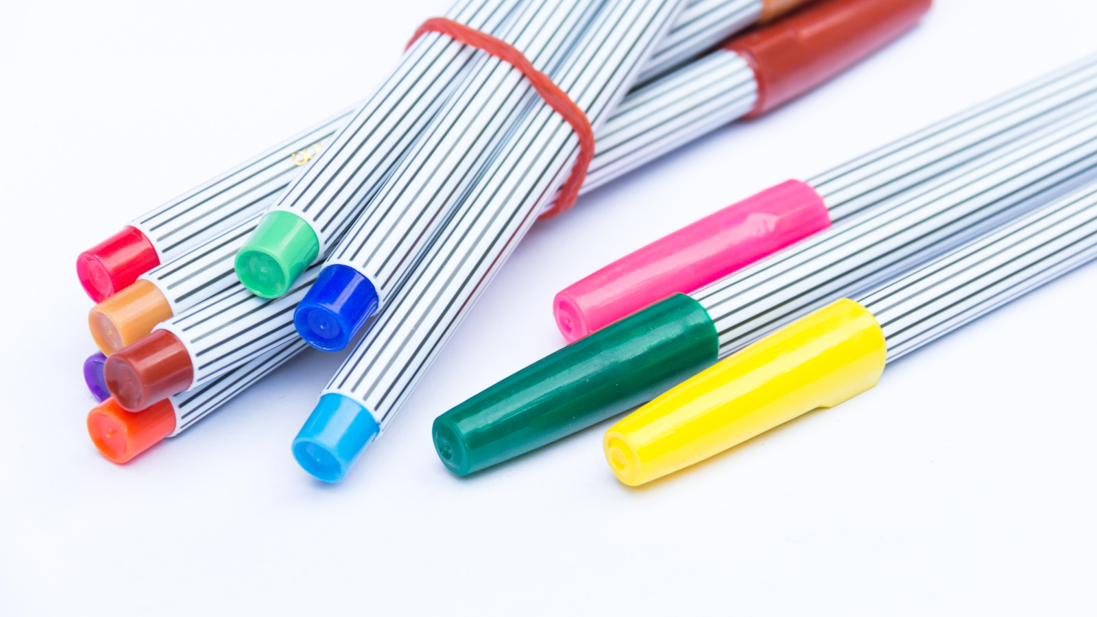 ポスカの白色はどこに売ってる?販売店完全ガイド こはるびより