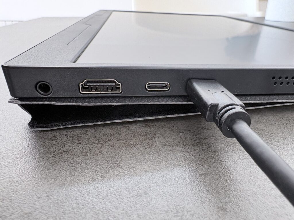 EVICIVモバイルモニター15.7 レビュー