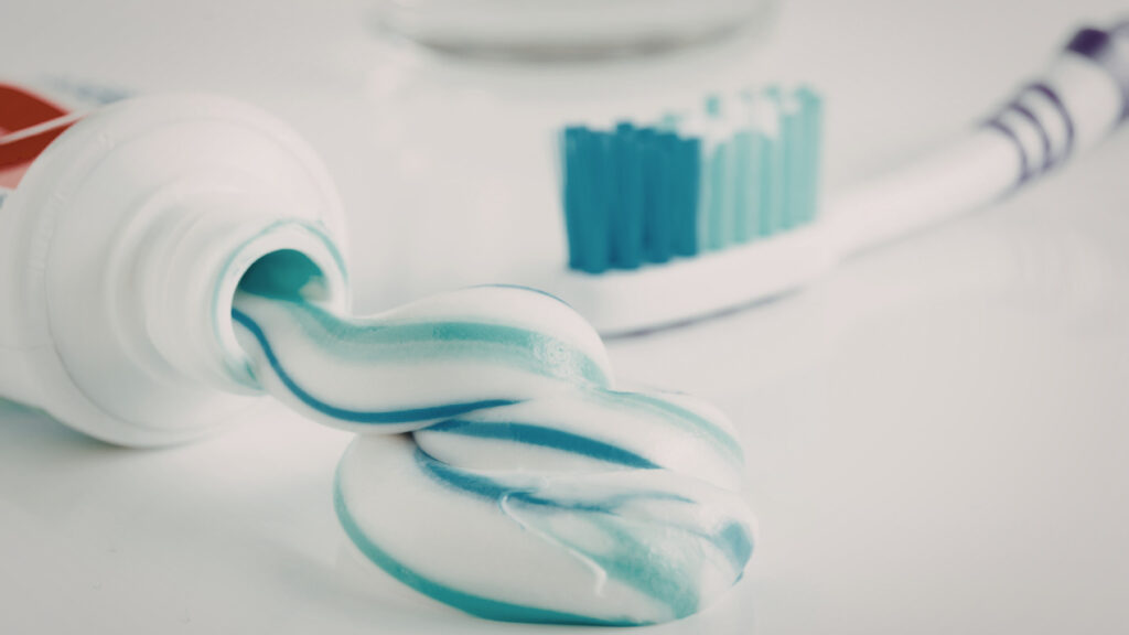 買ってはいけない歯磨き粉にシュミテクトが挙がる真相と正しい選び方